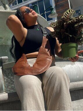NWOT Sash Leather Reversible Black Brown Crossbody Sling Bag Retails $199